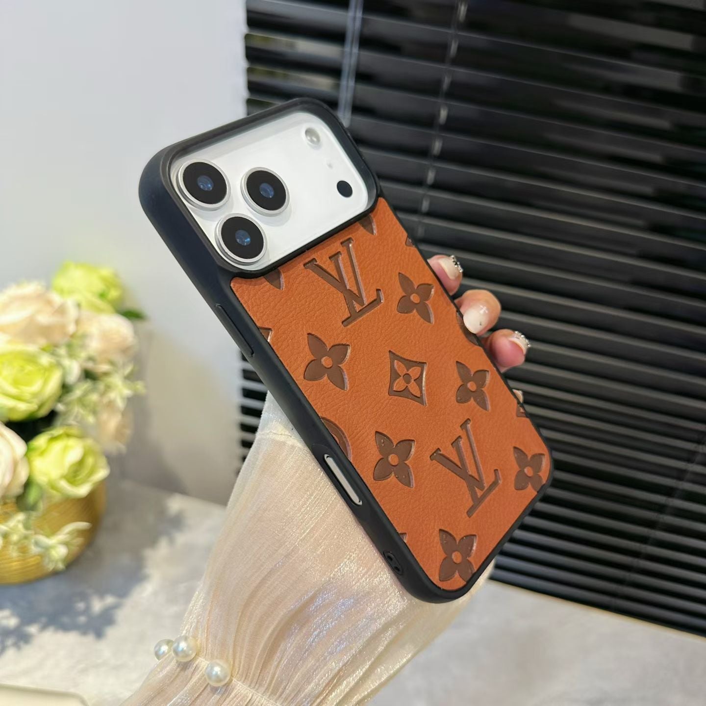 Louis V Luxury Phone Case For iPhone 17/ 16 / 15 / 14
