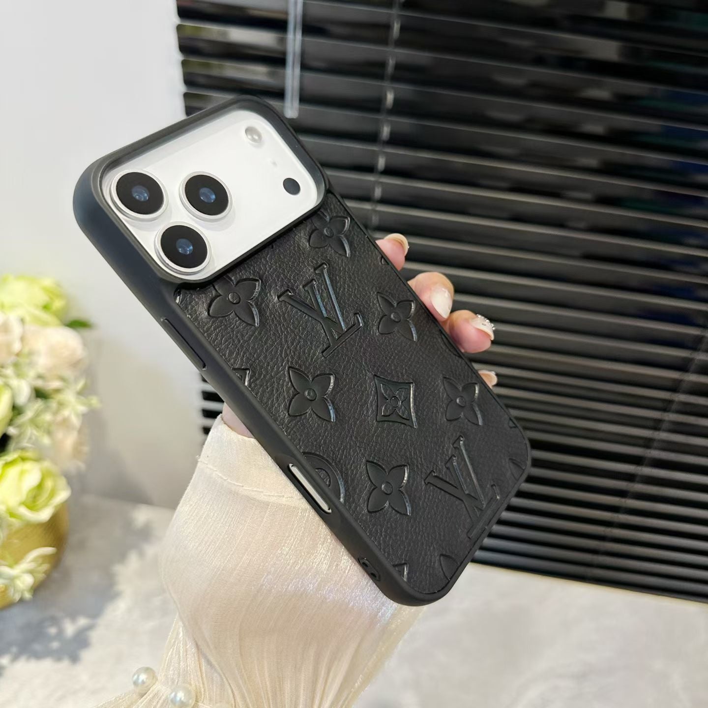 Louis V Luxury Phone Case For iPhone 17/ 16 / 15 / 14