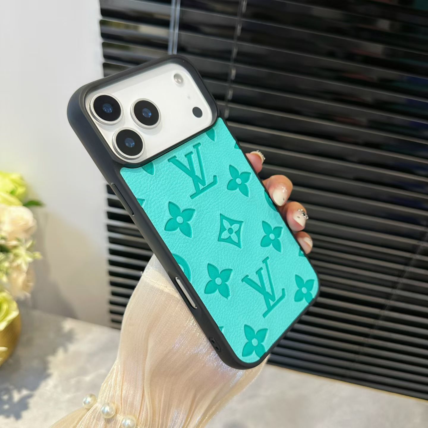Louis V Luxury Phone Case For iPhone 17/ 16 / 15 / 14
