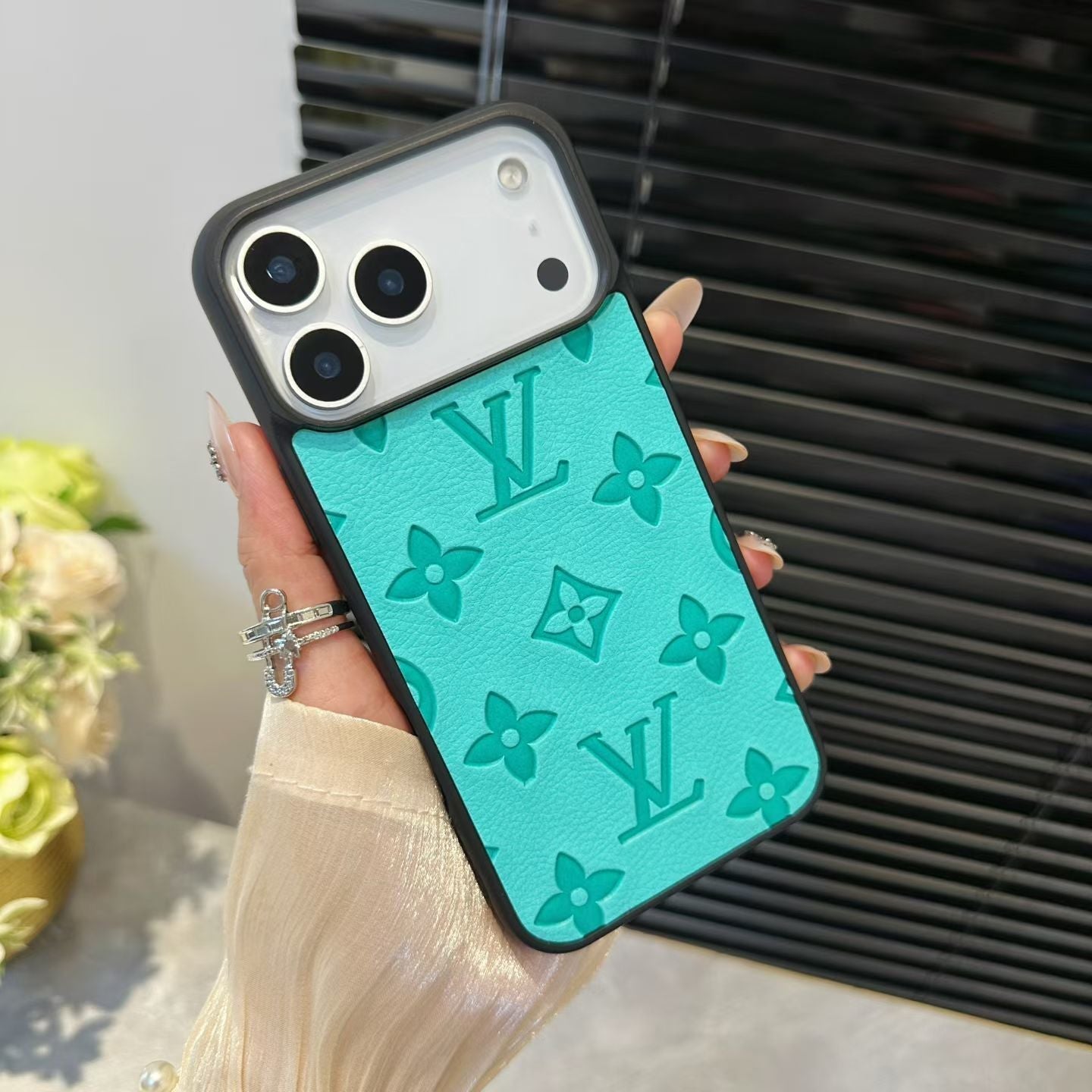 Louis V Luxury Phone Case For iPhone 17/ 16 / 15 / 14