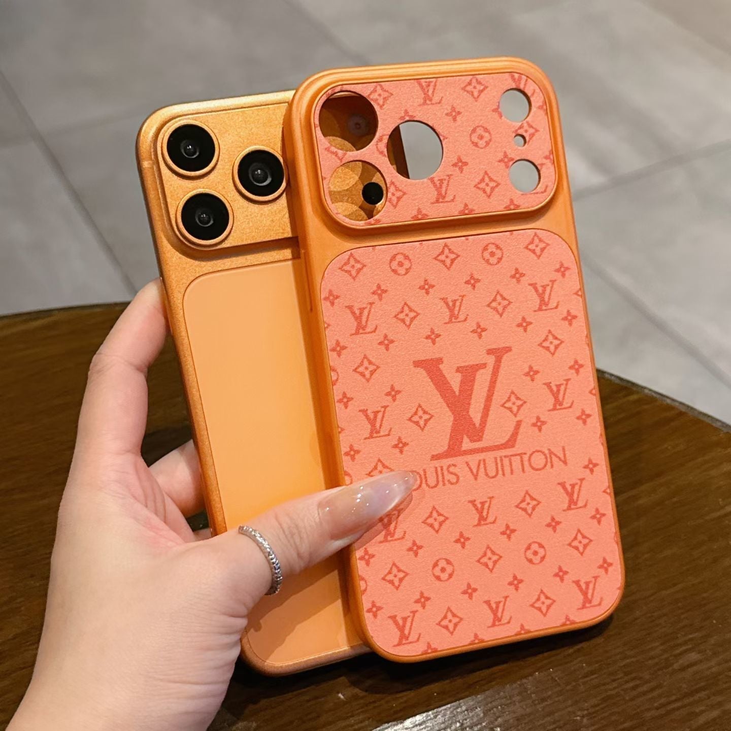 Luxurious LV Phone Case For iPhone 14-17